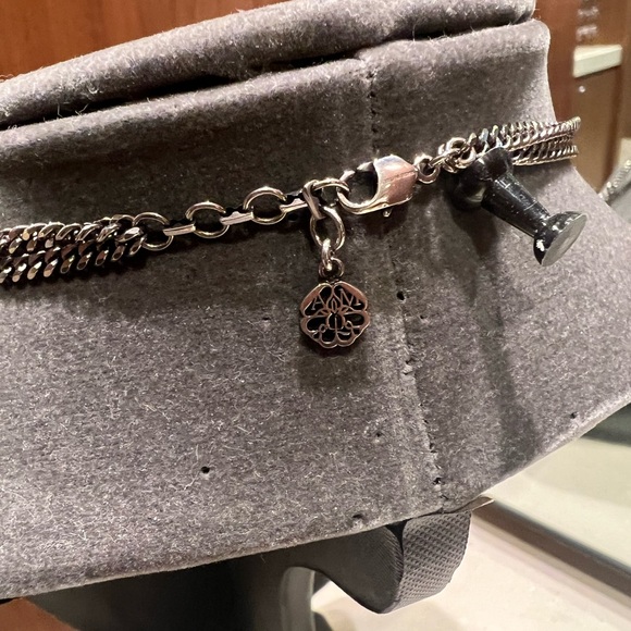 💥SOLD💥Alexander McQueen Pave Wrap crystals - Picture 5 of 9